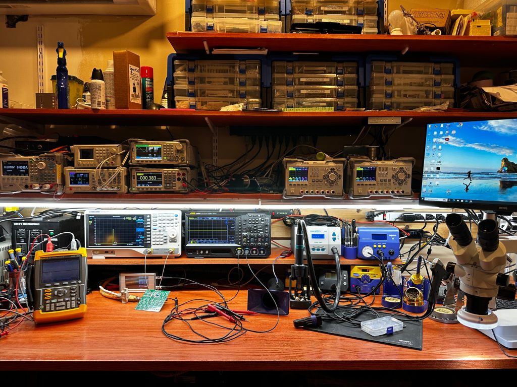 Services NTIC electronics repair workshop